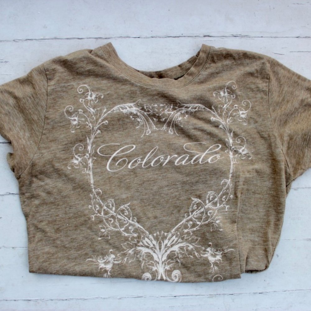 Colorado Graphic Tee ~ Size Small 💚
